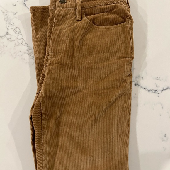 Brand new! Never worn. Vineyard Vines Men’s corduroy 5-pocket pants. 28x30 - Picture 3 of 5